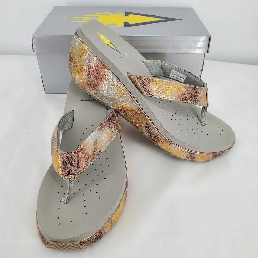 Volatile Frappachino Natural Metal Snake Wedge Sandals Womens 11 PV103 Metallic